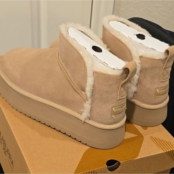Koolaburra By Ugg Ultra Mini Platform Boot - Picture 9 of 11